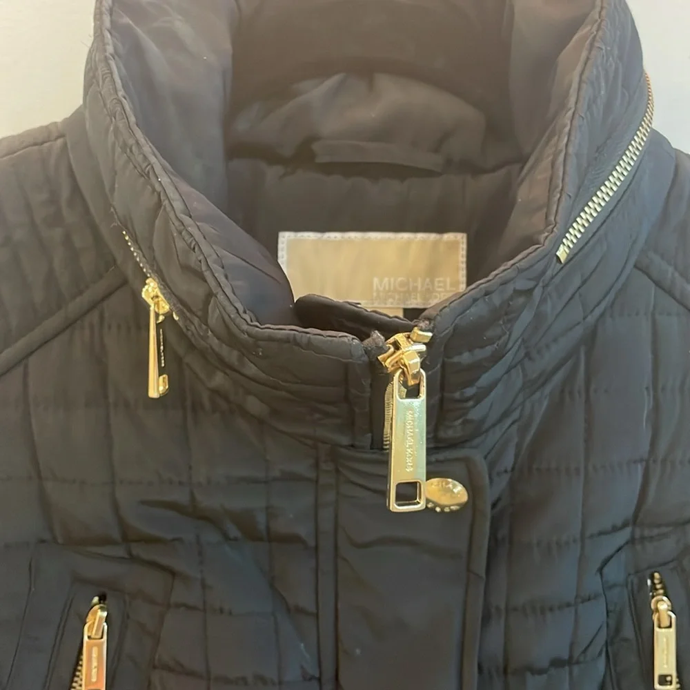 Michael Kors Women’s Size Medium Quilted Black Jacket with fold away hood